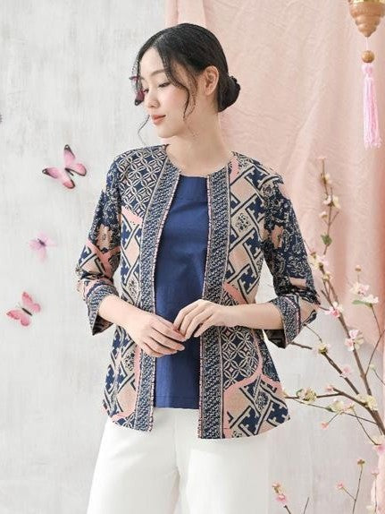 Women's Batik Blouse - Artistic Heritage